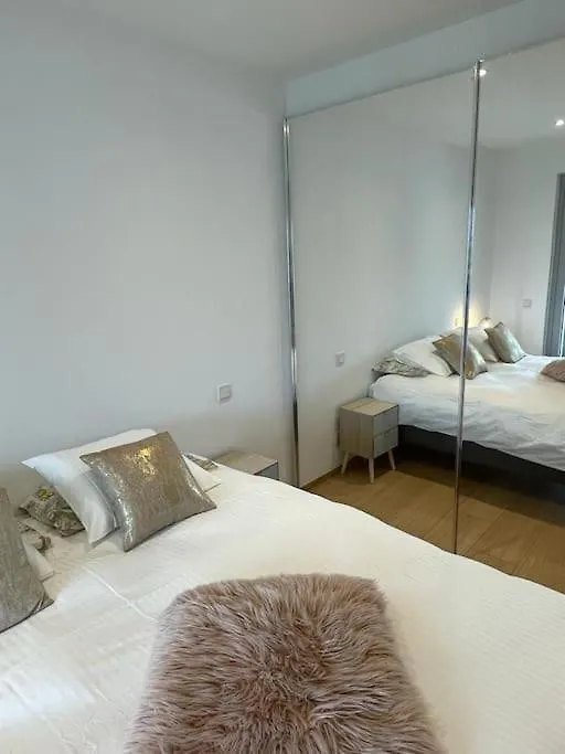 Апартаменты Luxury 3 Bedrooms Flat In The Heart Of Gasperich Terrace And Parking-Cd2 Люксембург