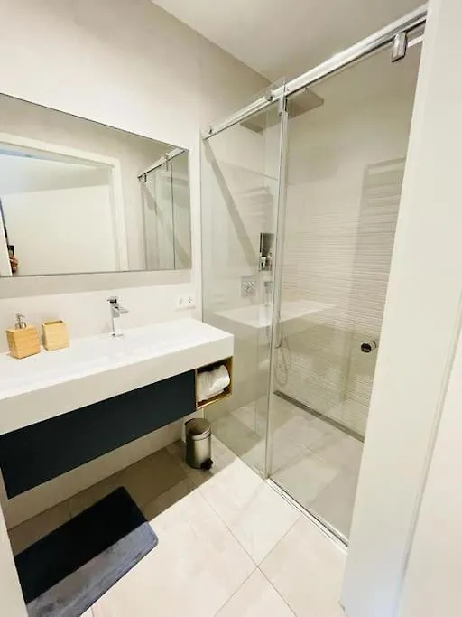 Luxury 3 Bedrooms Flat In The Heart Of Gasperich Terrace And Parking-Cd2 Lussemburgo Appartamento